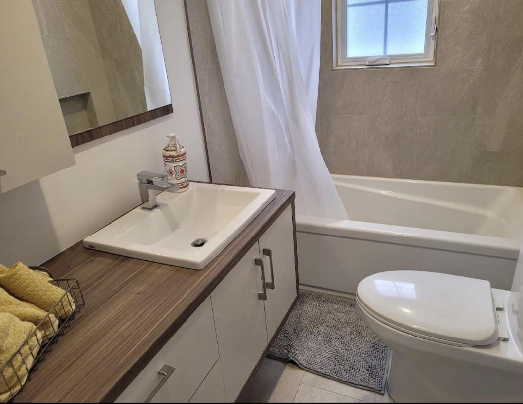 Free Parking, Beautiful 4 1/2- 2 Bedroom Apartment Montréal Exterior foto